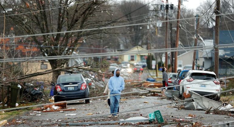 Presidente Joe Biden descreve tornados nos EUA como uma 'tragédia inimaginável'