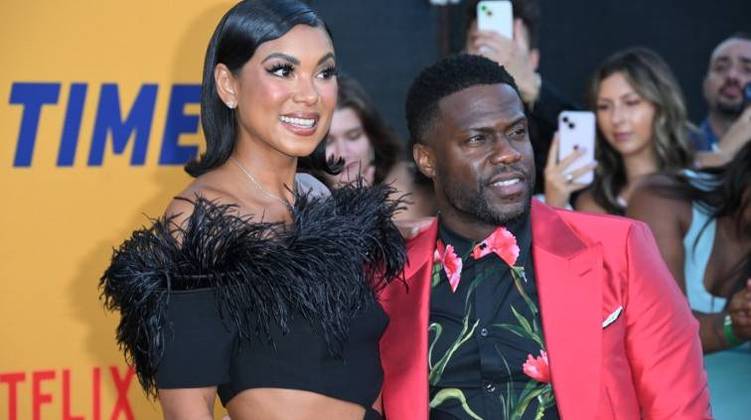 Kevin HartO astro de cinema americano passou por um escândalo em 2017: um vídeo íntimo dele com outra mulher vazou na internet. Na época, a esposa de Kevin, Eniko Hart, estava grávida de oito meses. O ator publicou um vídeo, na ocasião, para pedir desculpa e ganhou o perdão da amada, com quem está até hoje