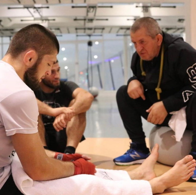 Conheça campeão do UFC que se aposentou após morte do pai - Fotos