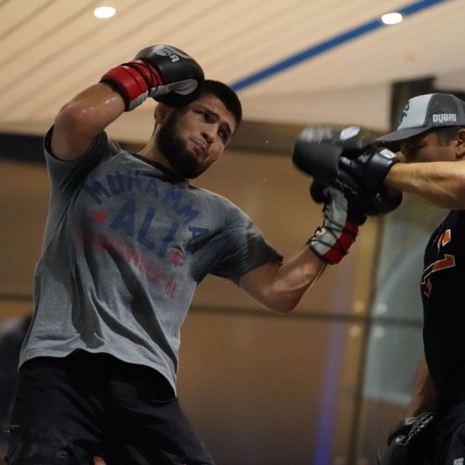 Conheça campeão do UFC que se aposentou após morte do pai - Fotos