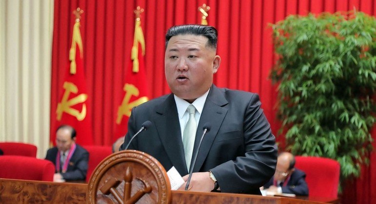 Ditador da Coreia do Norte, Kim Jong-un, ordenou que população mude de nome para opções mais 'patriotas'
