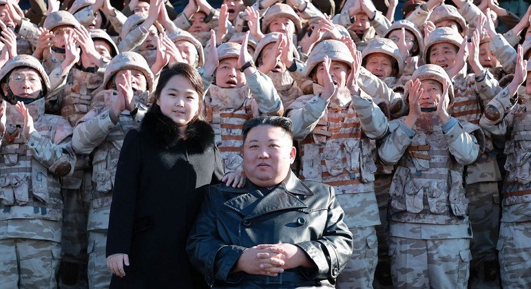 Ditadura de Kim Jong-un prejudica povo com prisões arbitrárias e regulação de alimentos