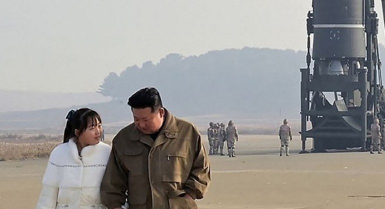 Há a expectativa de que a jovem suceda a Jong-un na liderança da Coreia do Norte, sendo a primeira mulher a ocupar esse cargo no país. Não há indícios de que o país reduza o número de testes em 2023, e deve aumentar a tensão militar presente na região