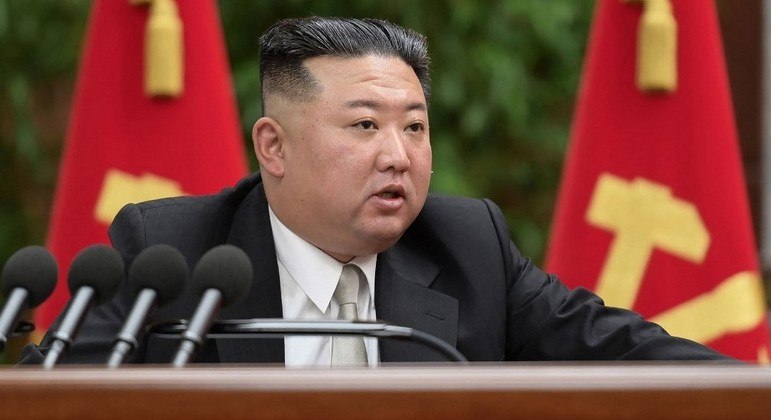 Kim Jong Un discursa na sede do Comitê Central do Partido dos Trabalhadores da Coreia