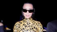 Xixi e medo: Kim Kardashian passa perrengue com look de fita adesiva
