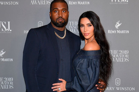 O rapper Kanye West e sua esposa, Kim Kardashian