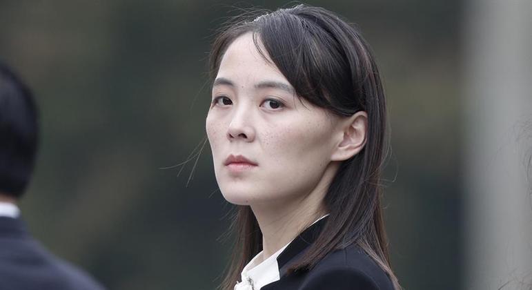 Kim Yo-jong, irmã de Kim Jong-un defende capacidade de satélite espião da Coreia do Norte