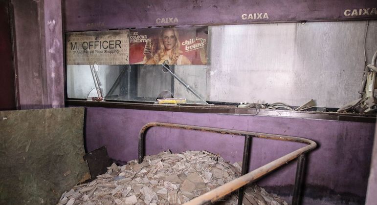 Caixa da boate nove anos depois do incêndio que matou 242 pessoas