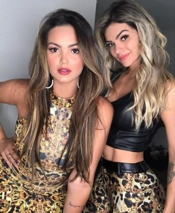 Cara de uma, focinho da outra: assim são Kelly Key e Suzanna Freitas. A jovem, de 22 anos, fruto do relacionamento da cantora com Latino, impressiona por tamanha semelhança física com a mãe