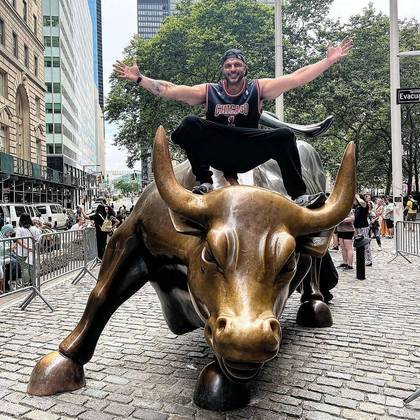 Em 2021, o influenciador Kleber Bambam relembrou ocorrida durante uma festa, em 2006, ap&oacute;s ser chamado de 