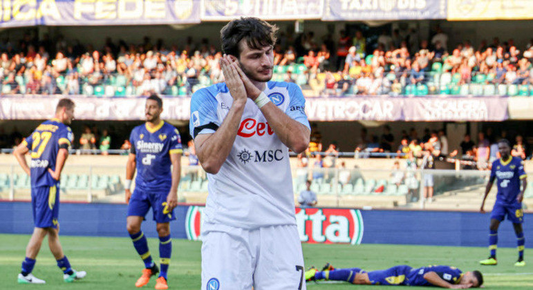 O georgiano Kvaratskhelia, o novo astro do Napoli