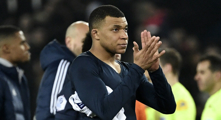 Kylian Mbappé tem contrato com o Paris Saint-Germain até 2024
