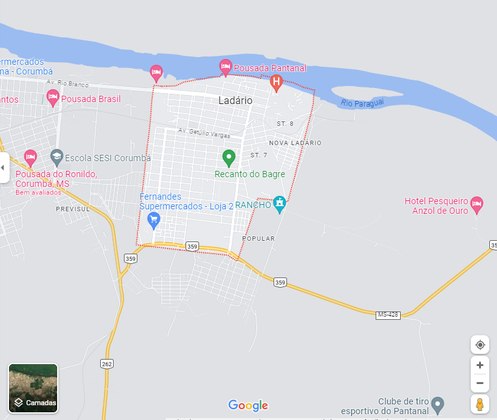 Ladário é um enclave no município de Corumbá. Ou seja, seu território fica dentro de Corumbá, embora seja um município autônomo. 