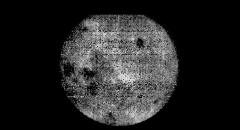 Primeira foto registrada pela Nasa do lado oculto da Lua