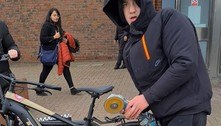 Ladrão é filmado enquanto rouba bicicleta elétrica perto de shopping