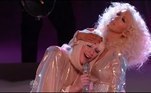 Lady Gaga - Do What U WantA faixa do Artpop foi lançada oficialmente em parceria com R. Kelly, que foi condenado a mais de 30 anos de prisão por crimes sexuais. Na época do lançamento do disco, as primeiras acusações contra o músico foram reveladas pela imprensa. Apenas as primeiras tiragens do álbum têm a versão original da canção. Para contornar a polêmica, Gaga mudou a letra e chamou Christina Aguilera para fazer o dueto, além de uma performance histórica em um programa de TV