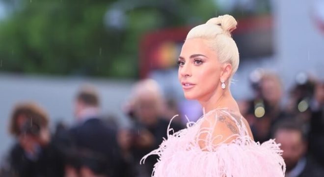 Lady Gaga relança “Artpop” em vinil e retira parceria com R. Kelly