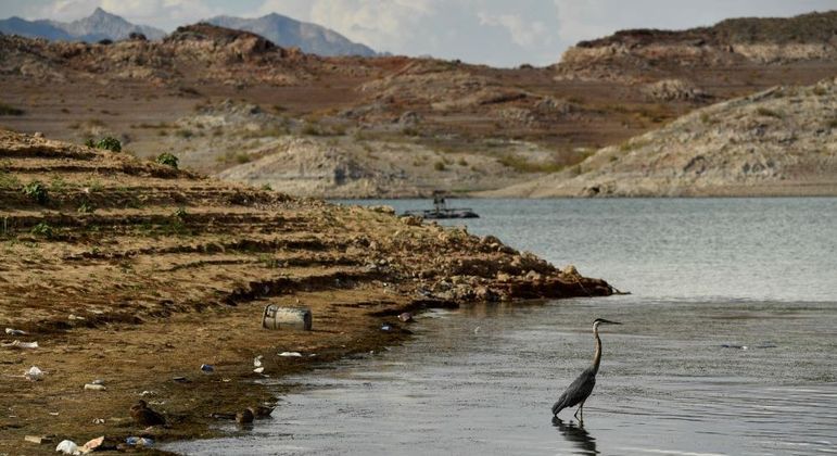 Lago Mead, em Las Vegas, com o nível de água  bem abaixo do normal