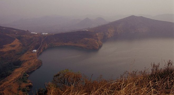O Nyos é um lago vulcânico localizado em uma parte remota de Camarões, no oeste da África
