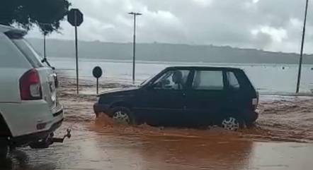 Temporal causa estragos em Minas; houve inundações em Conselheiro Lafaiete  e uma tenda ficou alagada em Santa Luzia, Minas Gerais