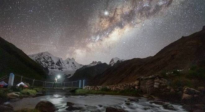 Laguna Jahuacocha, na cordihleira Huayhuash, no Peru