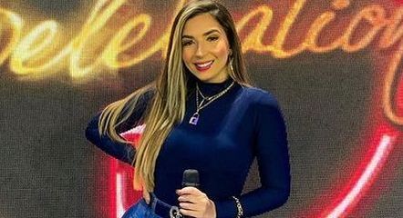Cantora está isolada em casa