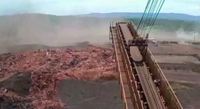 Imagens mostram trabalhadores desesperados tentando fugir da morte