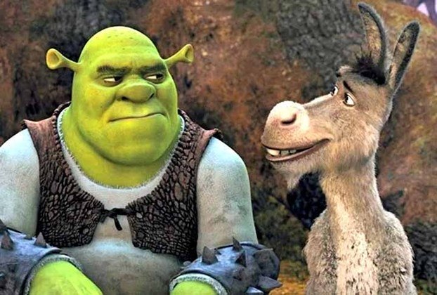 Lançado em 2001, o filme “Shrek” conquistou a crítica e o público com sua história sobre um ogro perde sua paz quando um cavaleiro força personagens de contos de fadas a morarem no pântano.