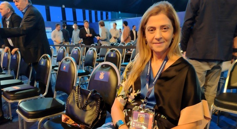 Presidente do Palmeiras Leila Pereira acompanhou o sorteio do Paulistão 2023  no Pacaembu
