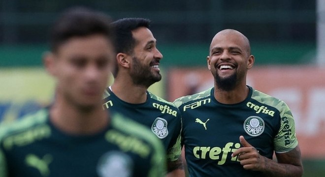 Felipe Melo provocou o Corinthians em suas redes sociais