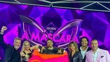Valdivia se empolga cantando axé em programa de TV no Chile; veja