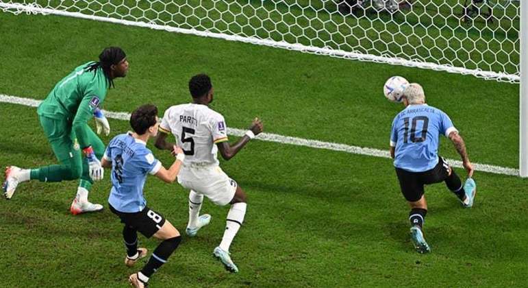 Arrascaeta fez dois gols contra Gana