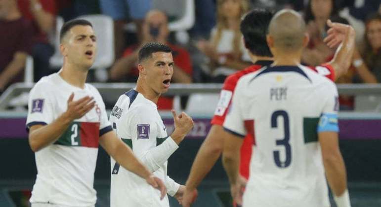 Cristiano Ronaldo deixa campo da Cidade da Educação xingando