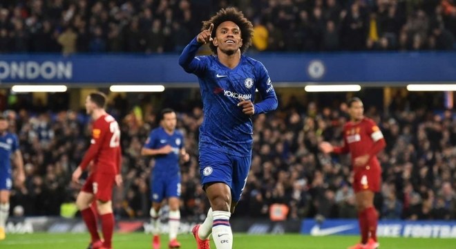 Brasileiro Willian marcou primeiro gol da vitória do Chelsea sobre Liverpool