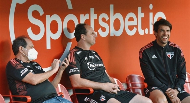 Em busca de virar treinador, Kaká inicia período de observação com Ceni no São Paulo