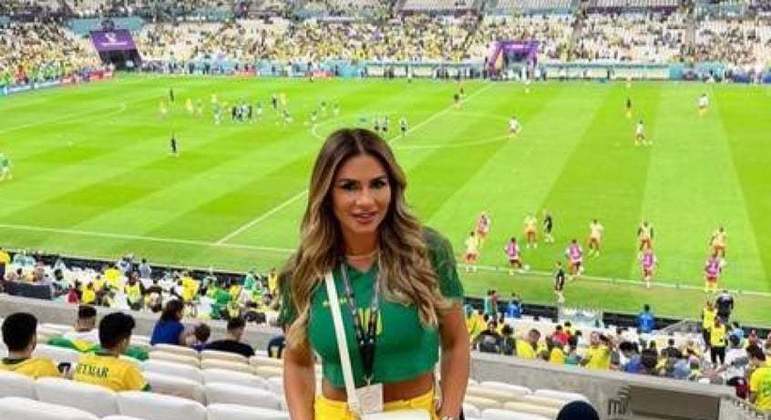 Mariane acompanhou de perto a derrota do Brasil para Camarões no estádio Lusail
