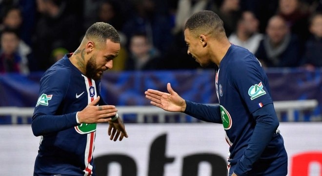Neymar e Mbappé comandaram a goleada do PSG sobre o Lyon