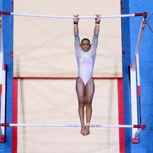 Rebeca Andrade ficou com a medalha de ouro no individual geral em Liverpool