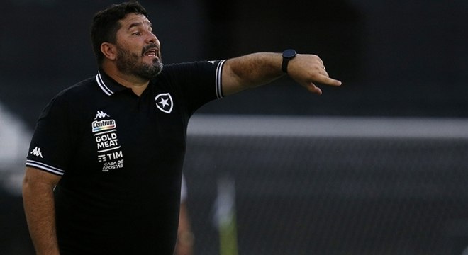 Barroca não resiste e é demitido do Botafogo após rebaixamento
