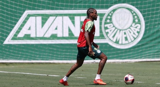 Luiz Adriano não defenderá o Palmeiras contra o Defensa y Justicia