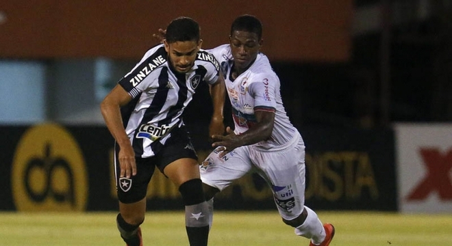 Com vitória do Fluminense, Botafogo fica fora do G4 no Cariocão