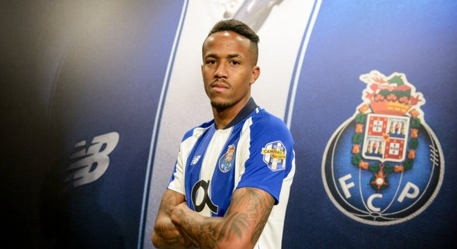 Éder Militão foi anunciado pelo Porto e vestiu a camisa do time português