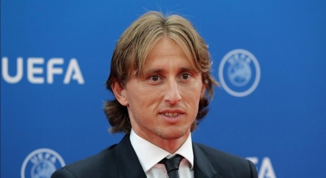 Modric diz que recebeu os parabéns de CR7 por prêmio de melhor da Europa