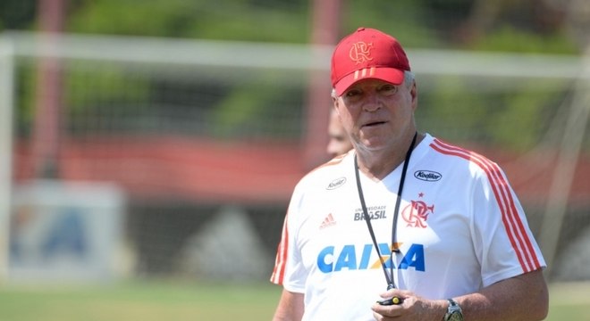 Técnico Abel Braga chegou ao Flamengo no começo do ano