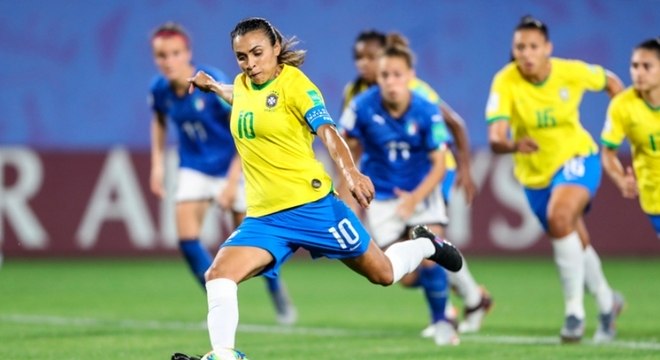 Brasil, de Marta, caiu nas oitavas de final da Copa do Mundo em 2019