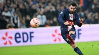 Messi sofre lesão e vira dúvida para duelo entre PSG e Bayern de Munique (Messi sofre lesão e vira dúvida para duelo do PSG contra o Bayern na Champions)