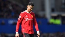 Cristiano Ronaldo pede desculpas após derrubar celular de torcedor rival e o convida para jogo do United