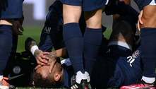 Cirurgia de Neymar no tornozelo direito é bem-sucedida