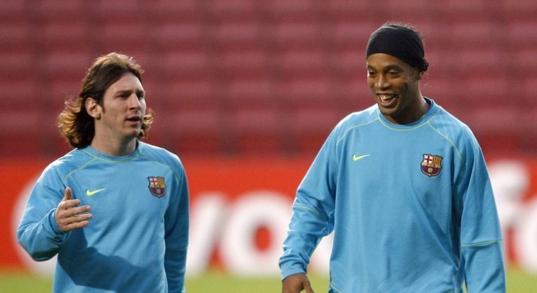 Lionel Messi e Ronaldinho Gaúcho, pelo Barcelona