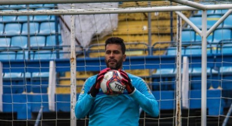 Guarani fecha com goleiro para sequência da Série B - Esportes - R7 Futebol